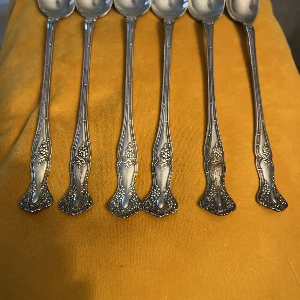 1847 Rogers Bros XS Triple Grape Set of 6 Ice Tea Spoons No Mono Silverplate